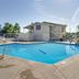 สระว่ายน้ำ