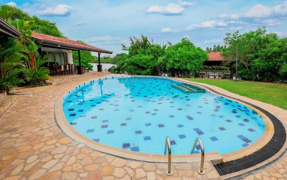 สระว่ายน้ำ รูปภาพ