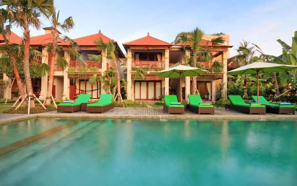 สระว่ายน้ำ รูปภาพ