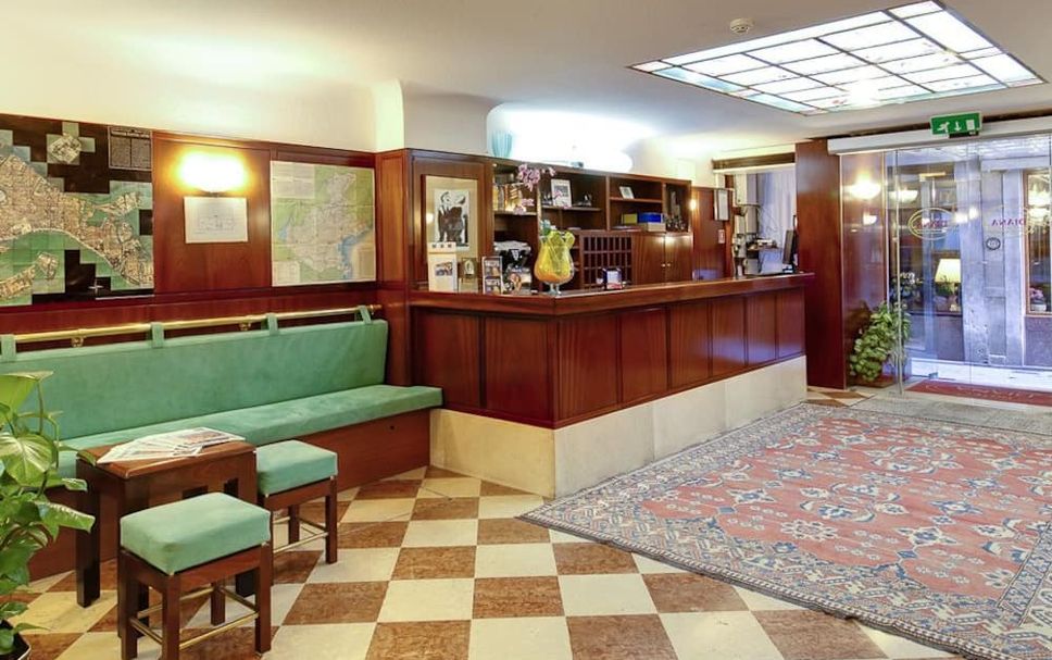 แผนกต้อนรับส่วนหน้า รูปภาพ