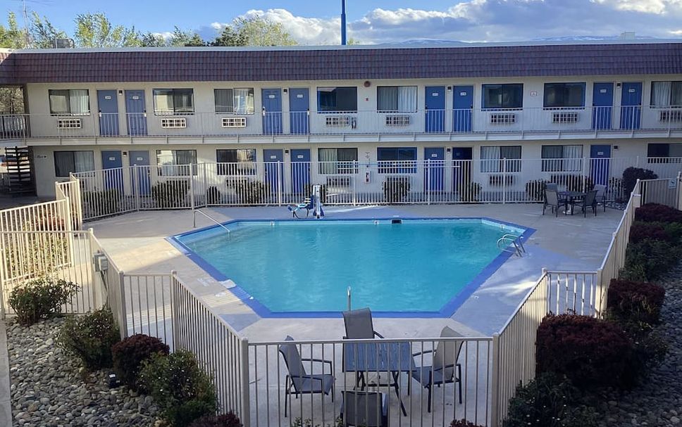 สระว่ายน้ำ รูปภาพ