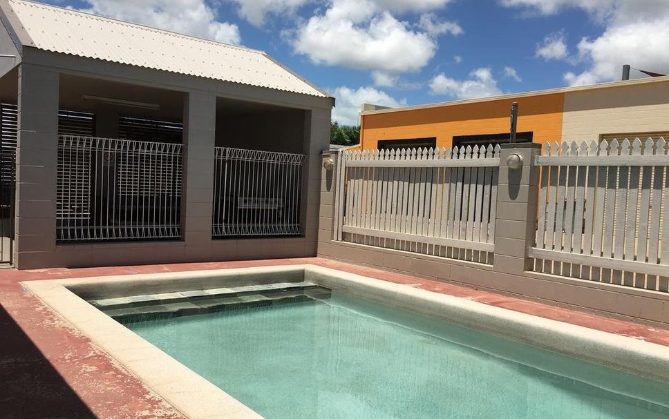 สระว่ายน้ำ รูปภาพ