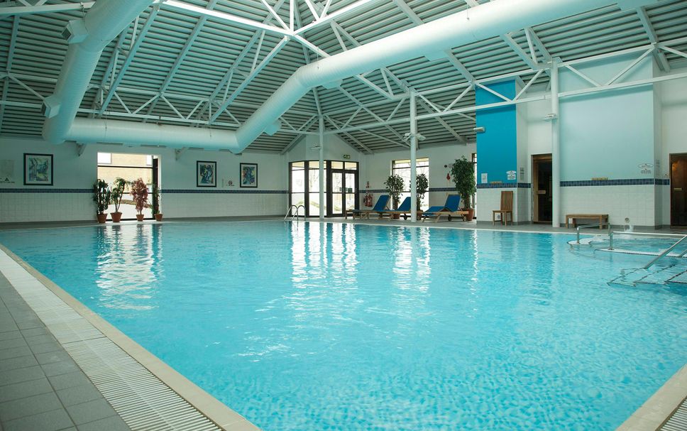 สระว่ายน้ำ รูปภาพ