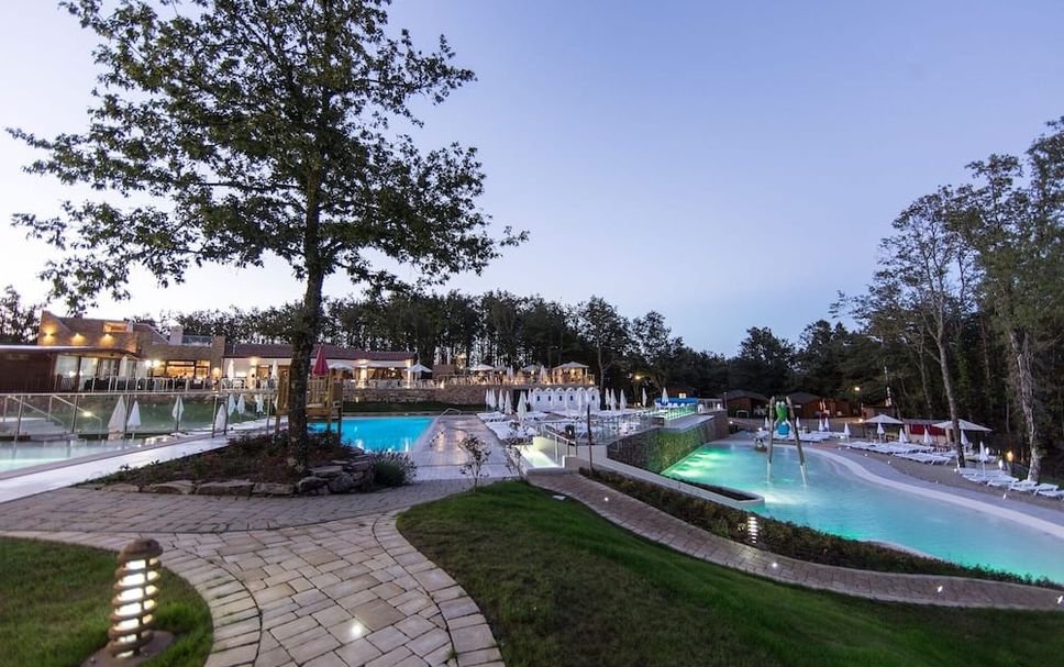 สระว่ายน้ำ รูปภาพ