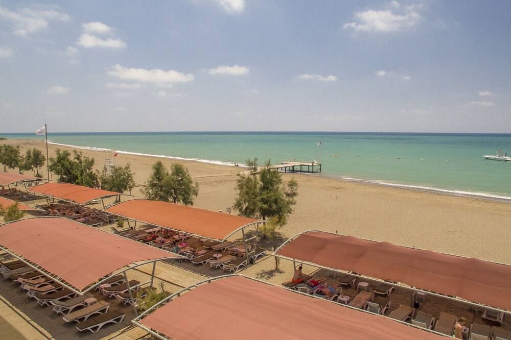 ชายหาด