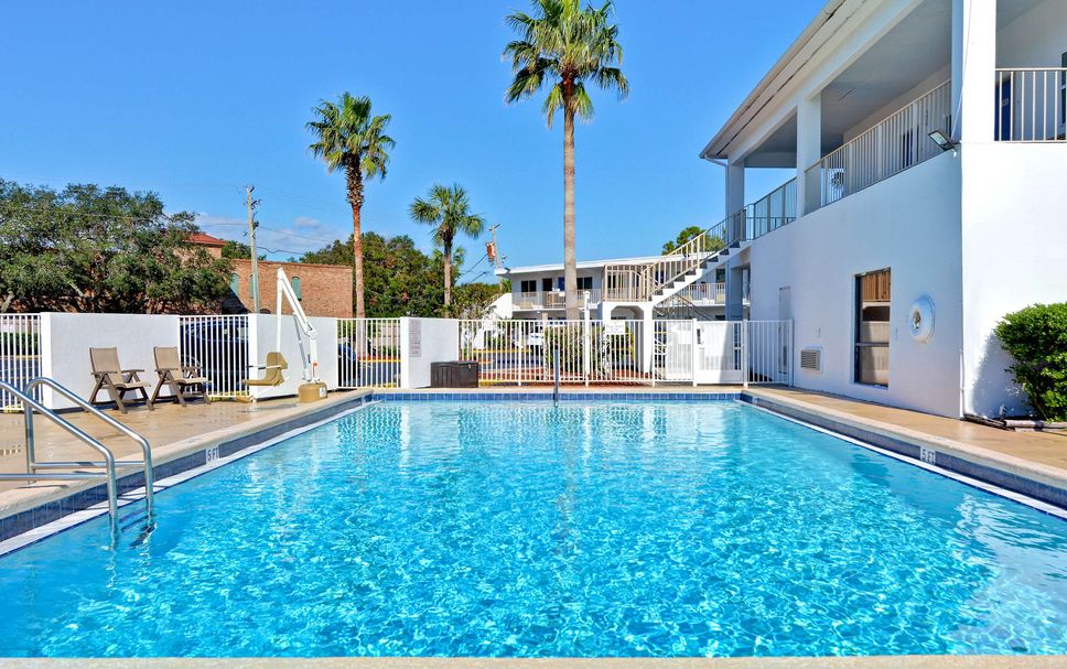 สระว่ายน้ำ รูปภาพ