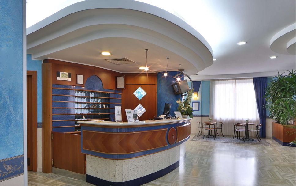 แผนกต้อนรับส่วนหน้า รูปภาพ