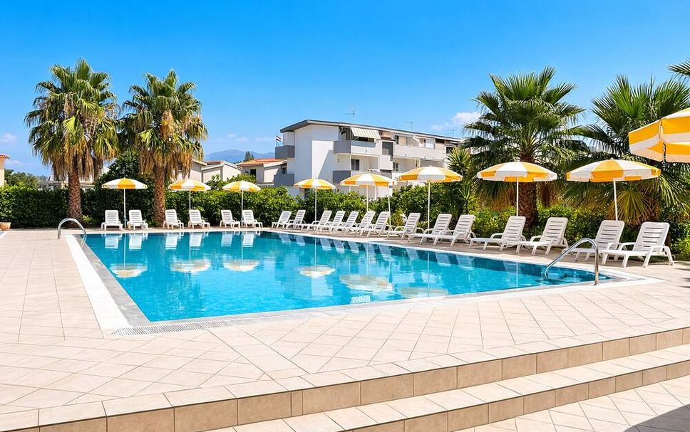 สระว่ายน้ำ รูปภาพ