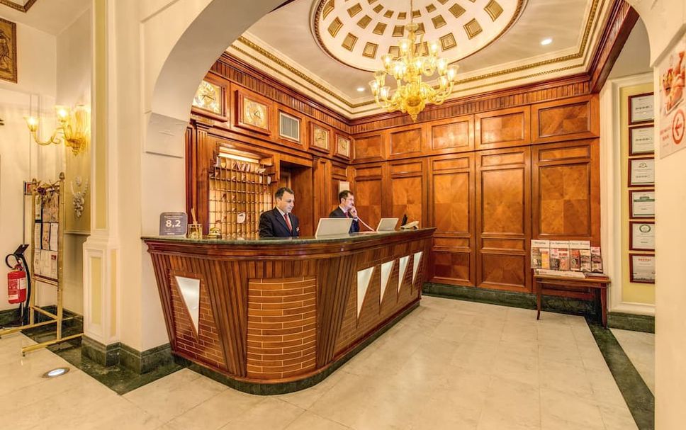 แผนกต้อนรับส่วนหน้า รูปภาพ