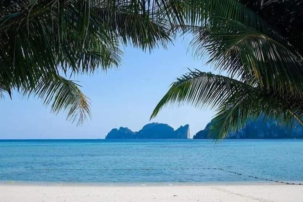 ชายหาด