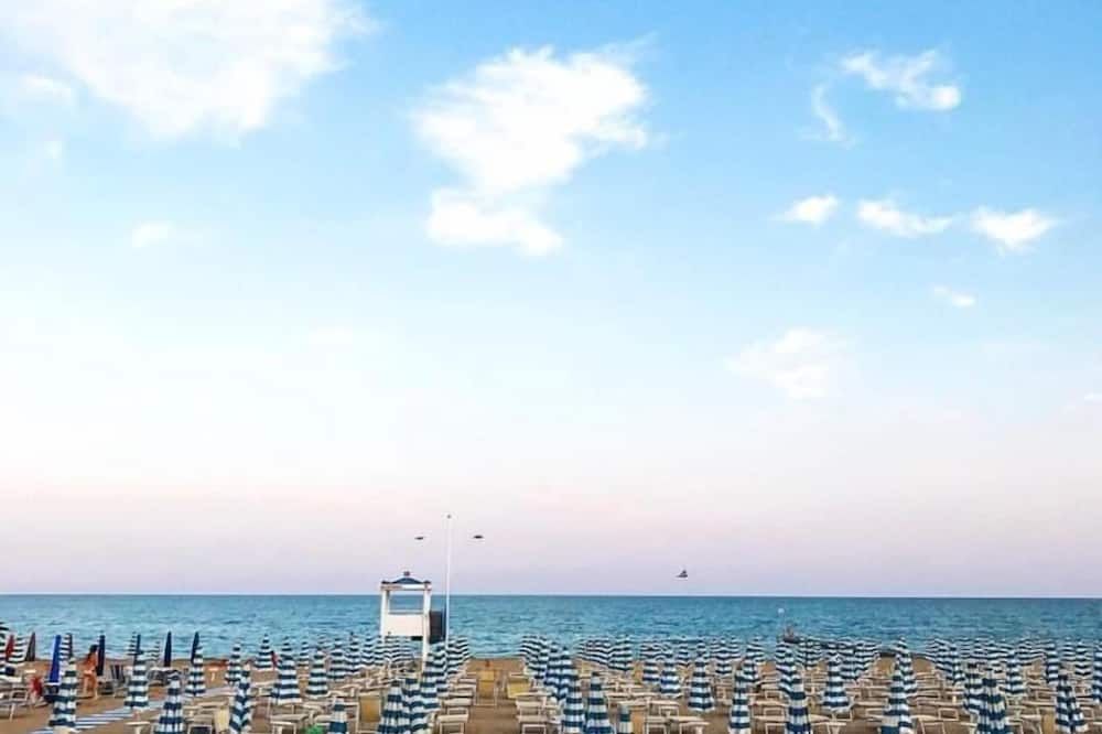 ชายหาด