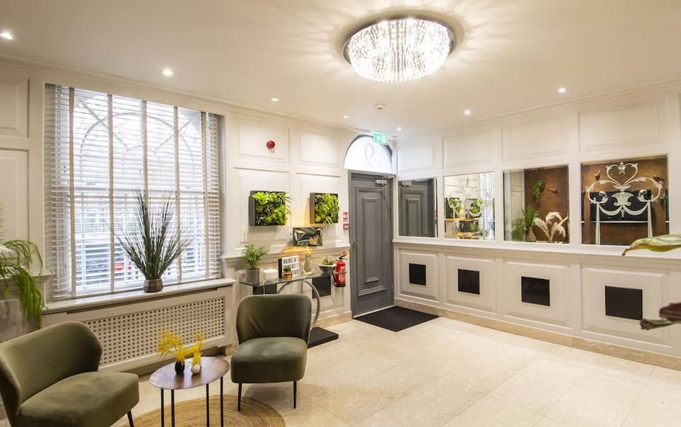 แผนกต้อนรับส่วนหน้า รูปภาพ