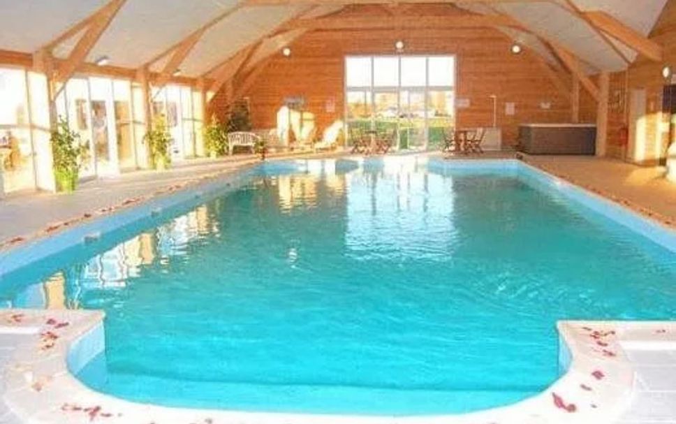 สระว่ายน้ำ รูปภาพ