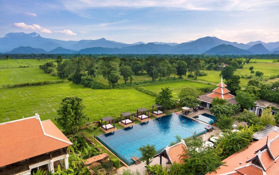 สระว่ายน้ำ รูปภาพ