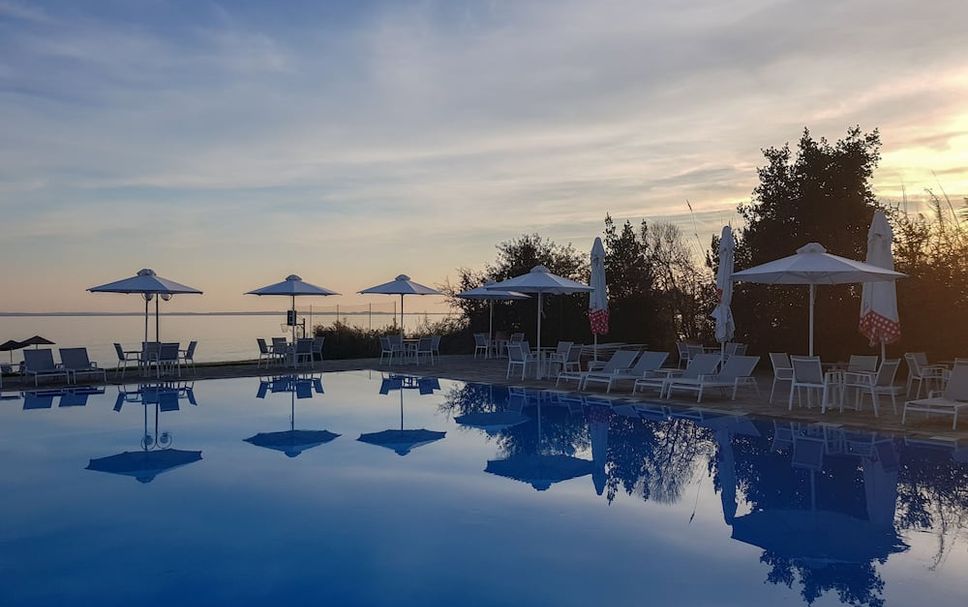 สระว่ายน้ำ รูปภาพ