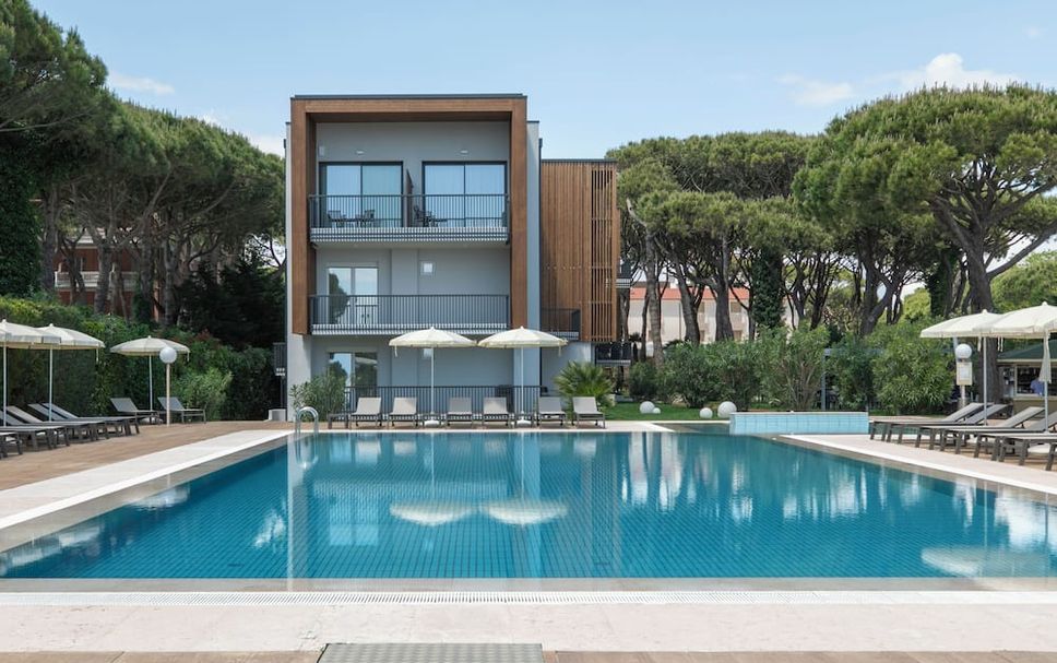 สระว่ายน้ำ รูปภาพ