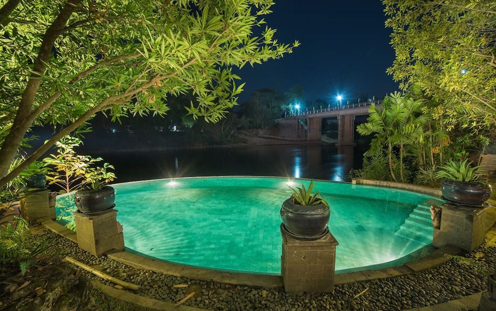 สระว่ายน้ำ รูปภาพ