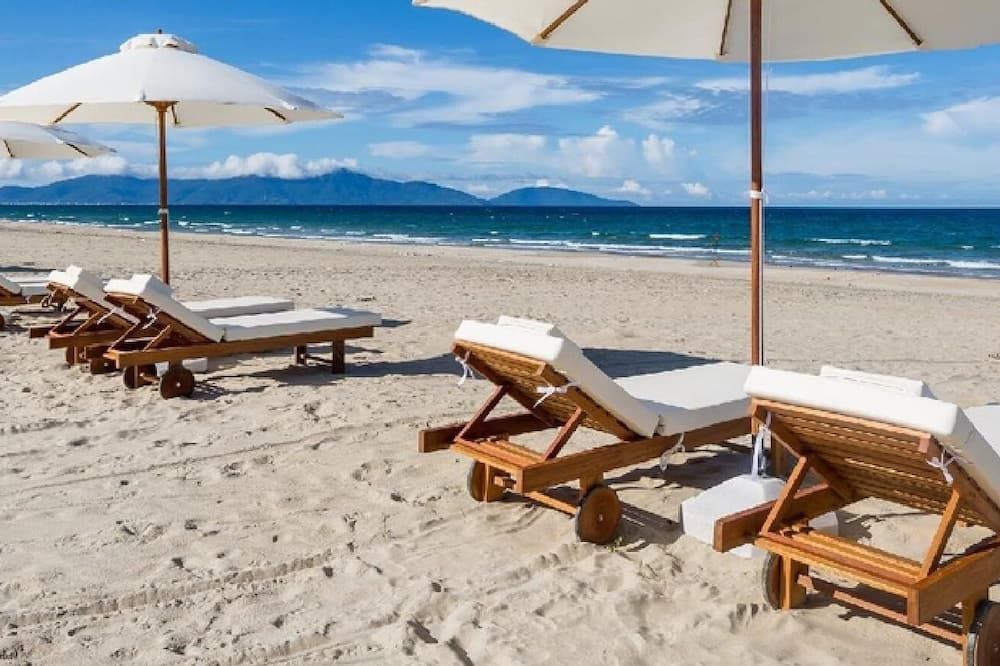 ชายหาด