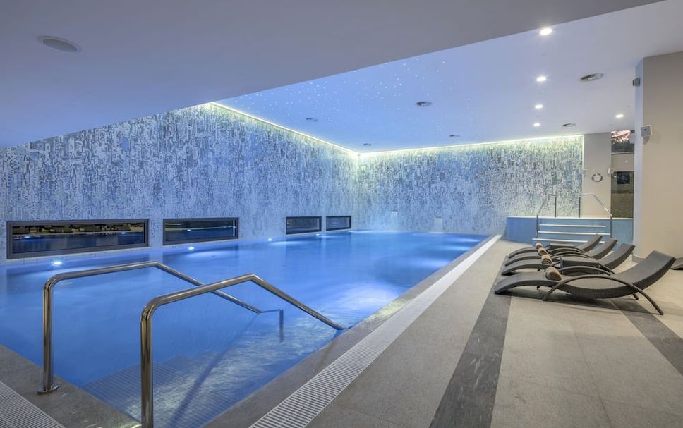 สระว่ายน้ำ รูปภาพ