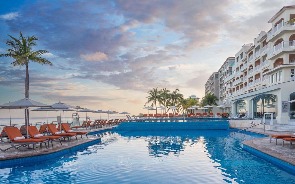 สระว่ายน้ำ รูปภาพ