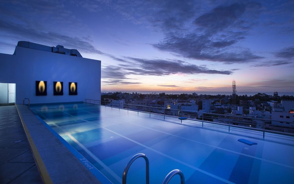 สระว่ายน้ำ รูปภาพ