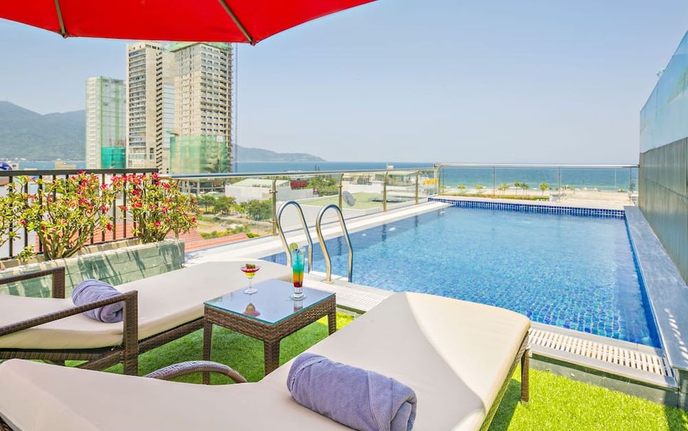 สระว่ายน้ำ รูปภาพ