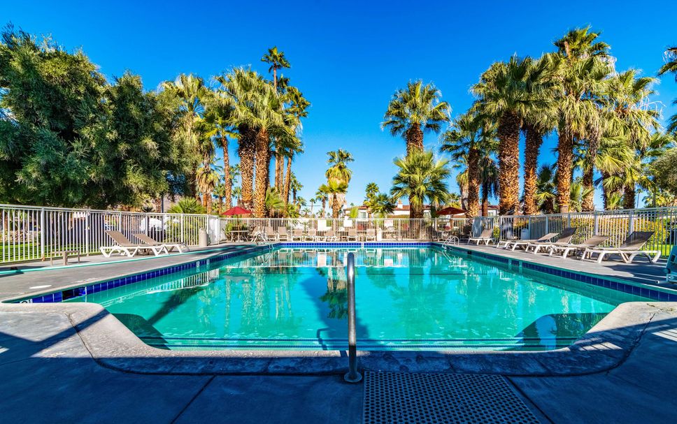 สระว่ายน้ำ รูปภาพ