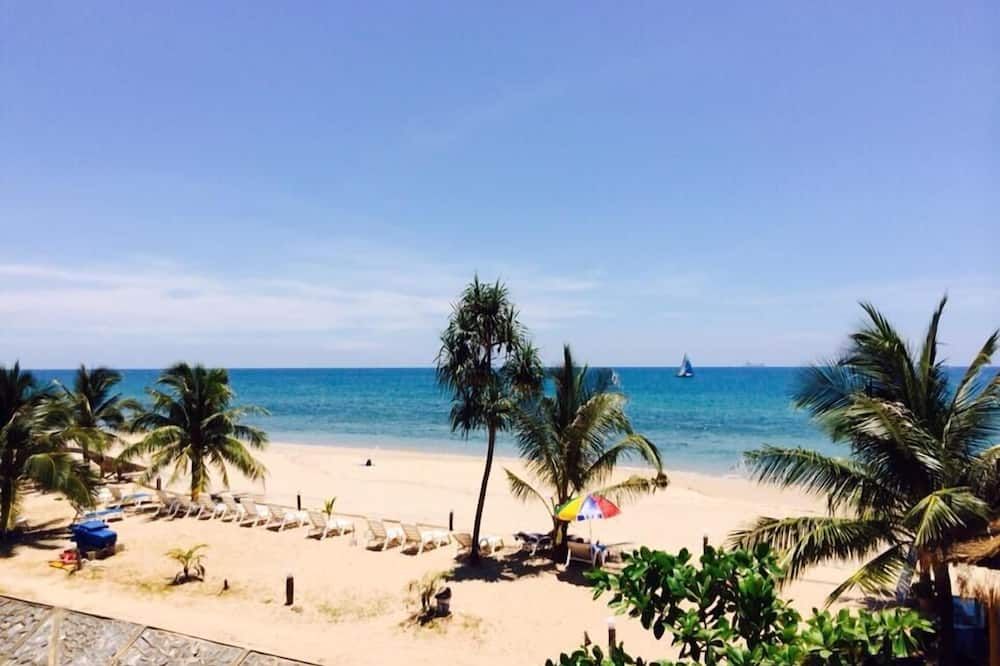 ชายหาด