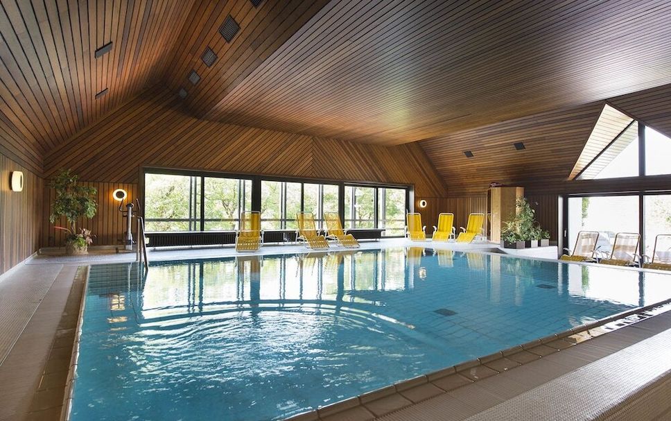 สระว่ายน้ำ รูปภาพ