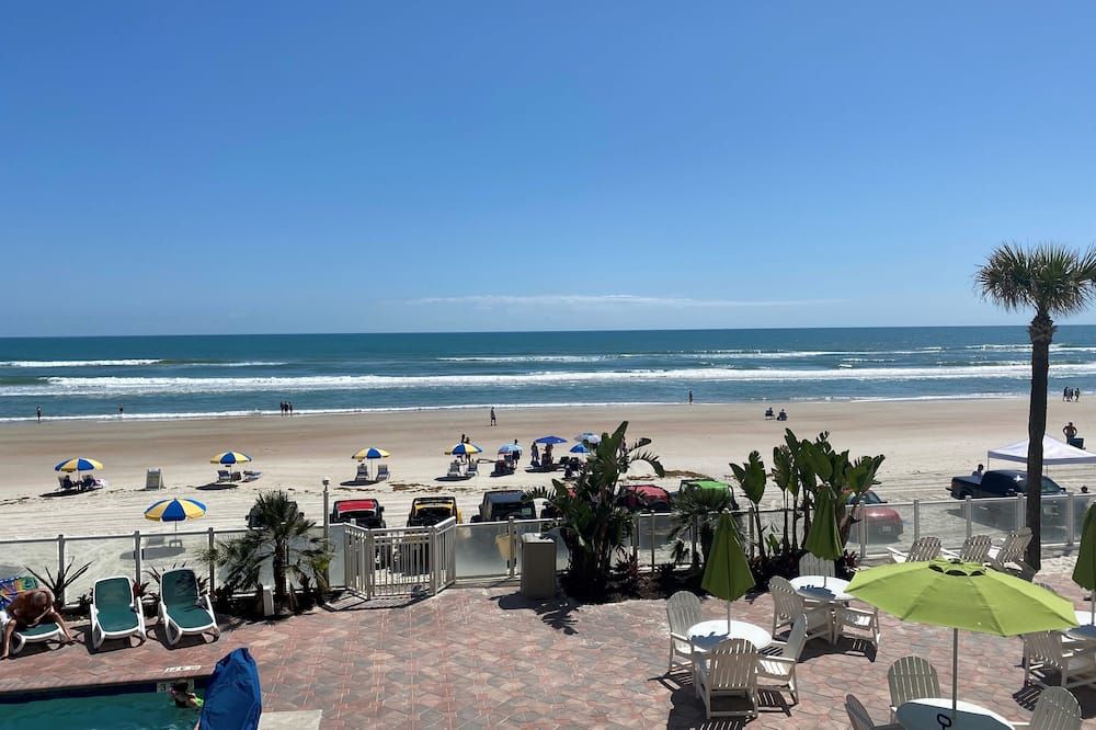 ชายหาด