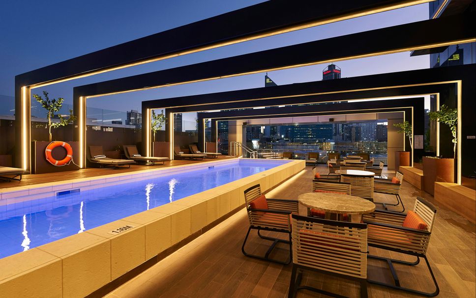 สระว่ายน้ำ รูปภาพ