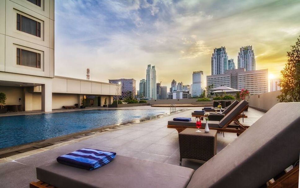 สระว่ายน้ำ รูปภาพ