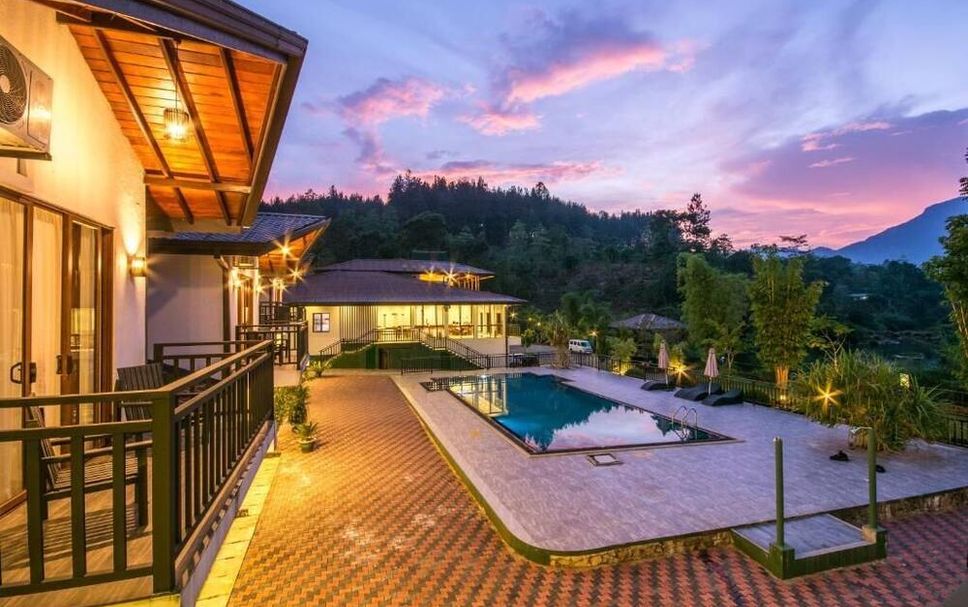 สระว่ายน้ำ รูปภาพ