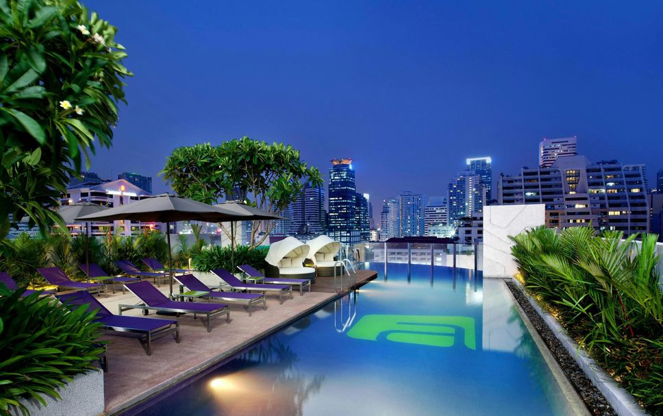 สระว่ายน้ำ รูปภาพ