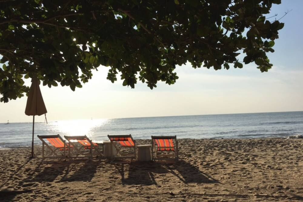 ชายหาด