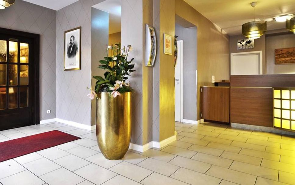 แผนกต้อนรับส่วนหน้า รูปภาพ