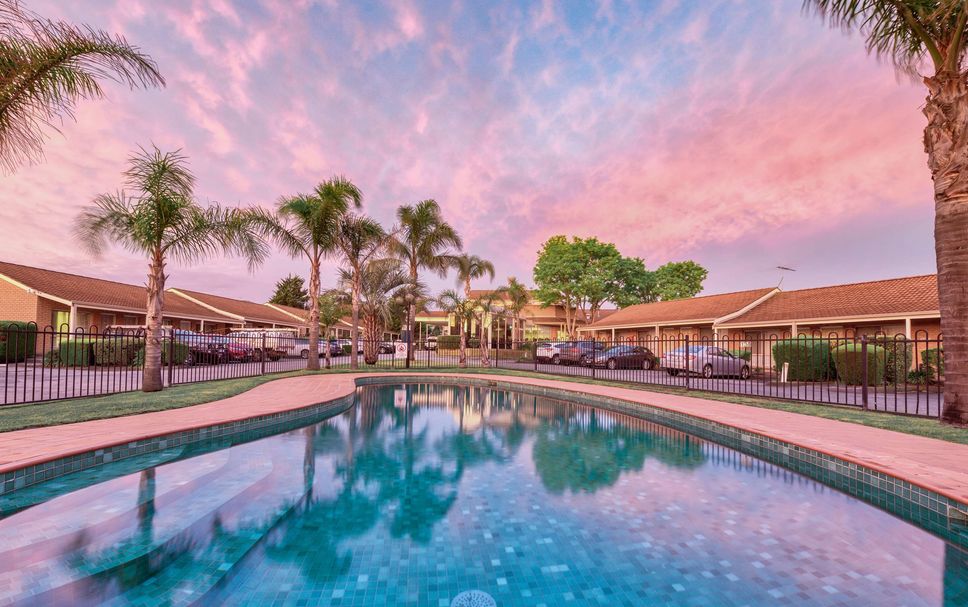 สระว่ายน้ำ รูปภาพ