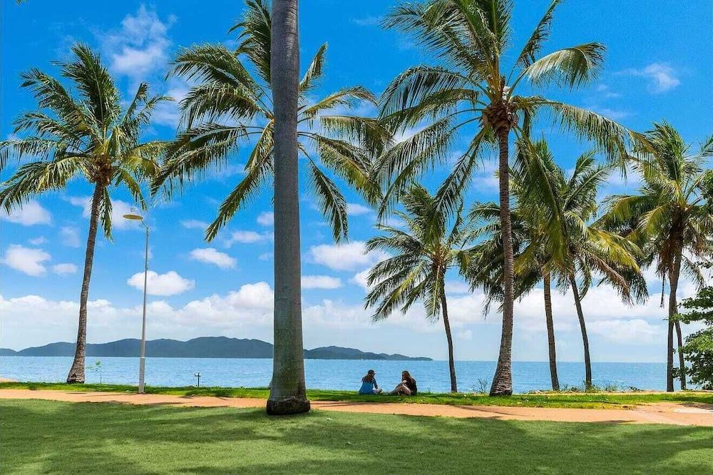 ชายหาด