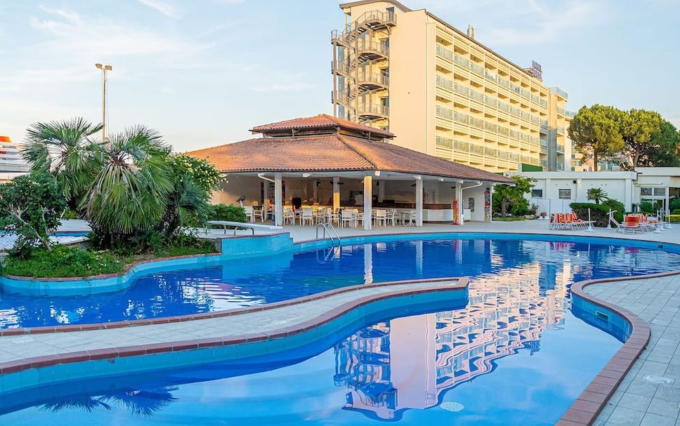 สระว่ายน้ำ รูปภาพ