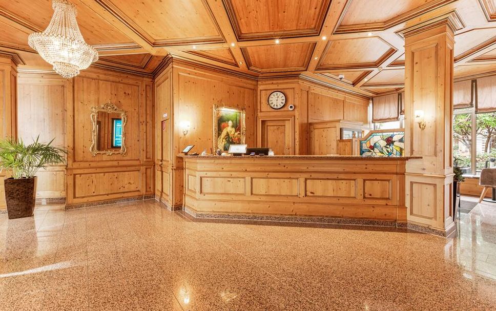 แผนกต้อนรับส่วนหน้า รูปภาพ