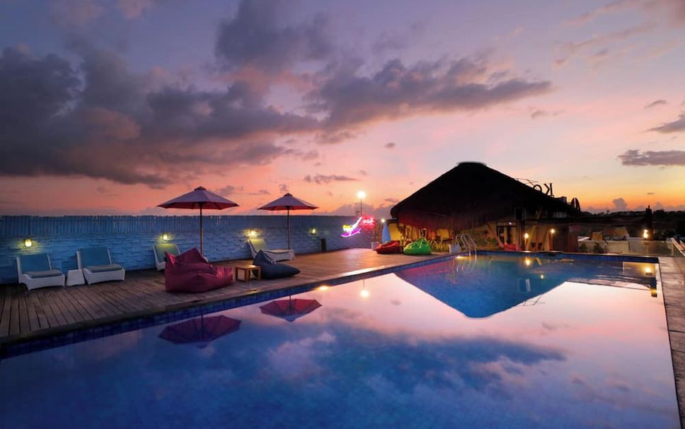 สระว่ายน้ำ รูปภาพ