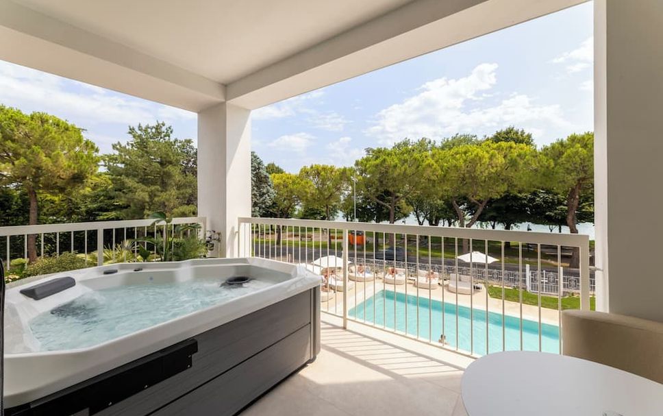 สระว่ายน้ำ รูปภาพ