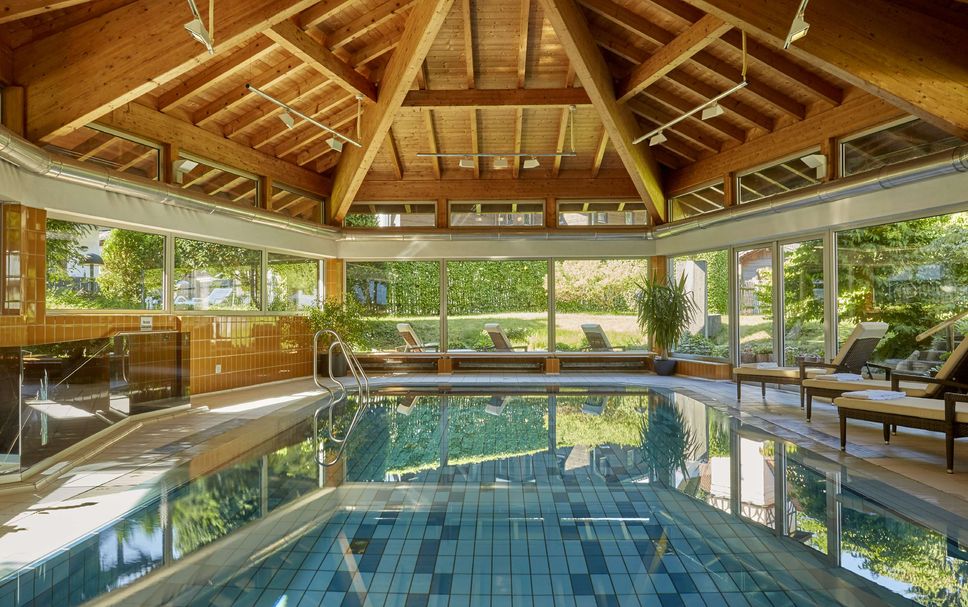 สระว่ายน้ำ รูปภาพ