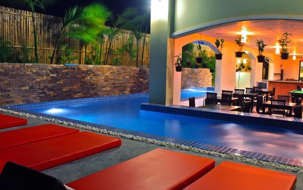 สระว่ายน้ำ รูปภาพ