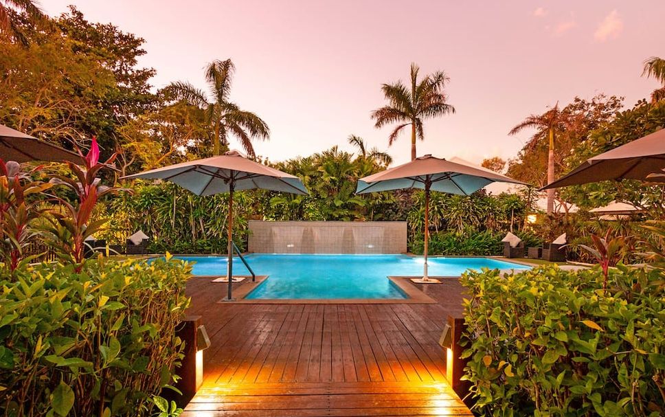 สระว่ายน้ำ รูปภาพ