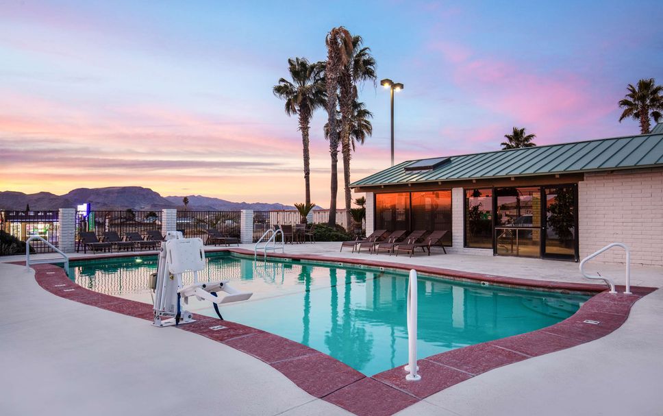 สระว่ายน้ำ รูปภาพ