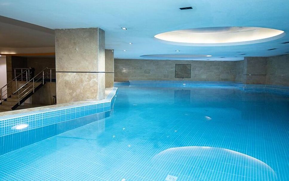 สระว่ายน้ำ รูปภาพ