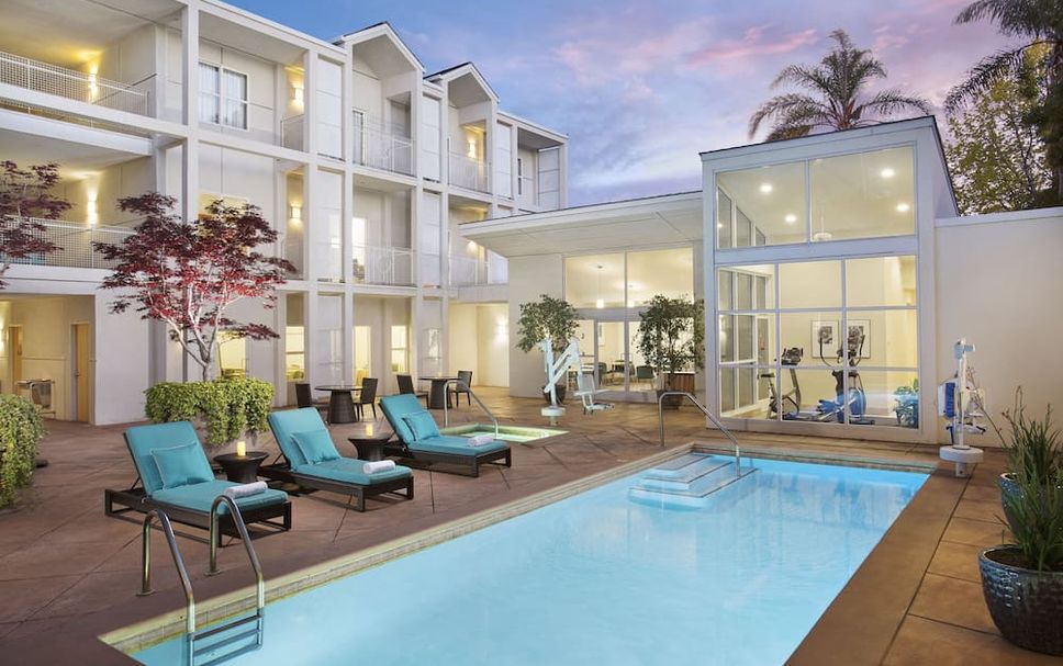 สระว่ายน้ำ รูปภาพ