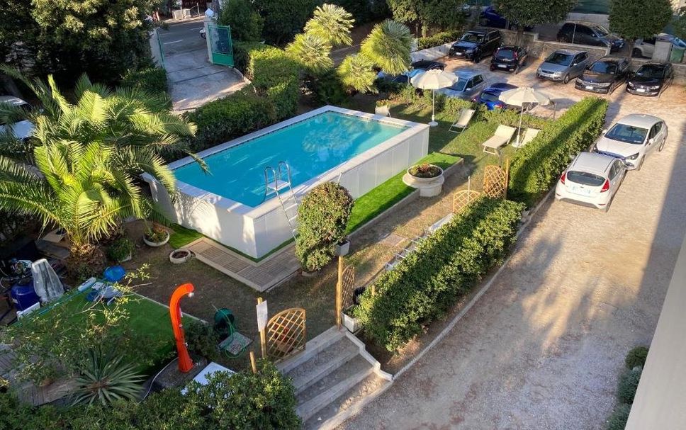 สระว่ายน้ำ รูปภาพ