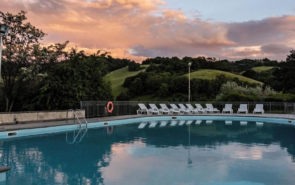 สระว่ายน้ำ รูปภาพ